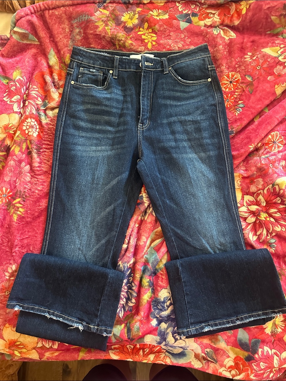 KanCan flare leg tall girl friendly  33” inseam